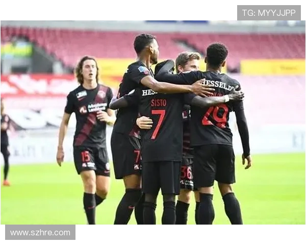 基辅迪纳摩与斯拉维亚激战正酣比分揭晓引发热议